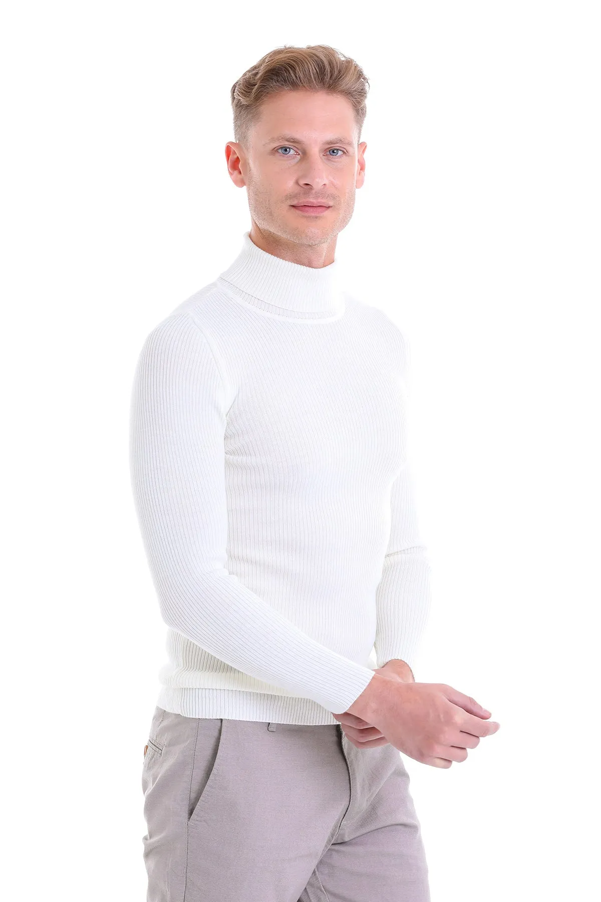 Comfort Fit Wool Blend Ecru Turtleneck Sweater